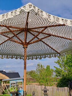 Macram&eacute; parasol dia 3 meter (gehaakt) 