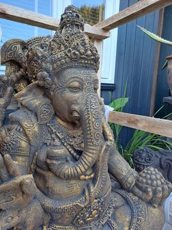 Ganesha Golden beton.