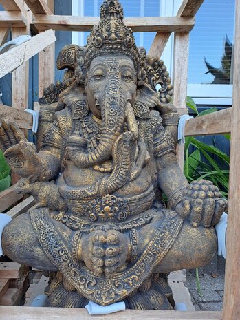 Ganesha Golden beton.